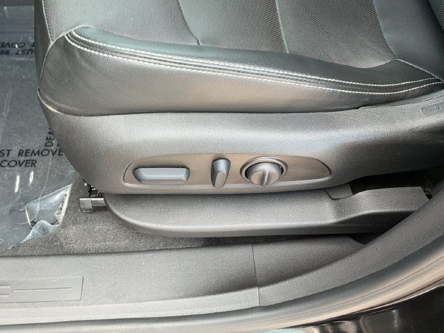 Used 2023 GMC Terrain SLT w/ Infotainment Package II AWD/4WD image 16