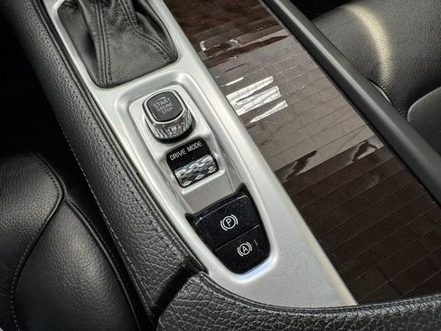 Used 2018 Volvo XC90 T5 Momentum w/ Convenience Package image 32