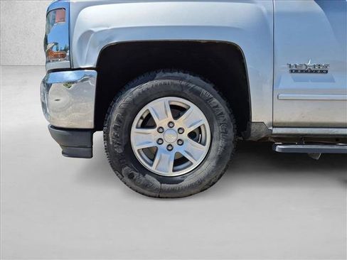 Used 2018 Chevrolet Silverado 1500 LT w/ Texas Edition RWD image 9