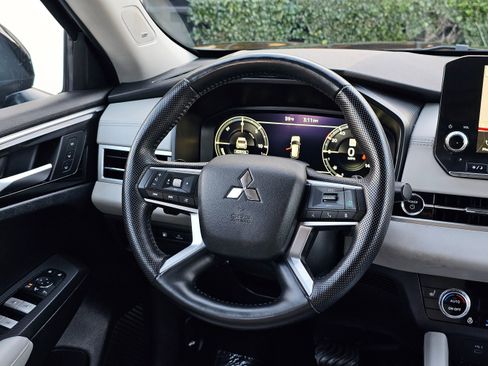 Used 2024 Mitsubishi Outlander SEL image 25