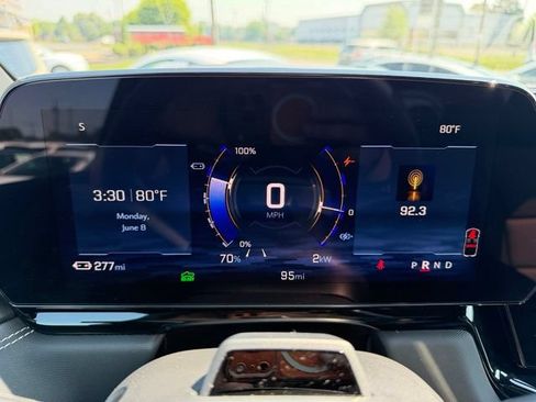 Certified 2026 Chevrolet Silverado EV Trail Boss w/ Premium Package AWD/4WD image 31