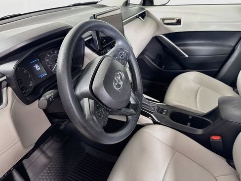 Certified 2025 Toyota Corolla Cross L FWD image 9