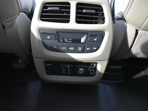 Used 2019 Honda Pilot Touring image 42