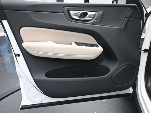 New 2026 Volvo XC60 B5 Plus w/ Protection Package Premier AWD/4WD image 20