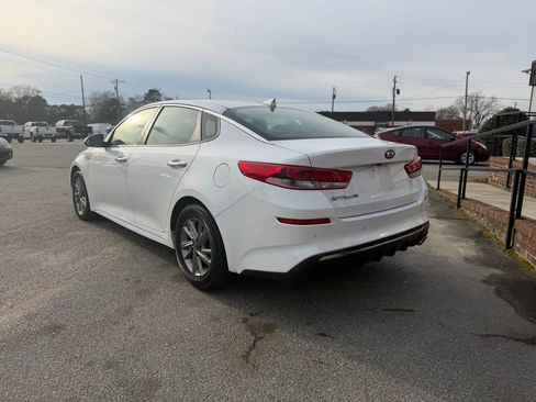 Used 2019 Kia Optima LX image 8