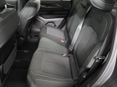 Used 2025 Jeep Grand Cherokee 4WD image 16