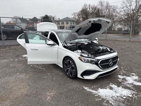 Used 2025 Mercedes-Benz E 350 4MATIC Sedan image 30