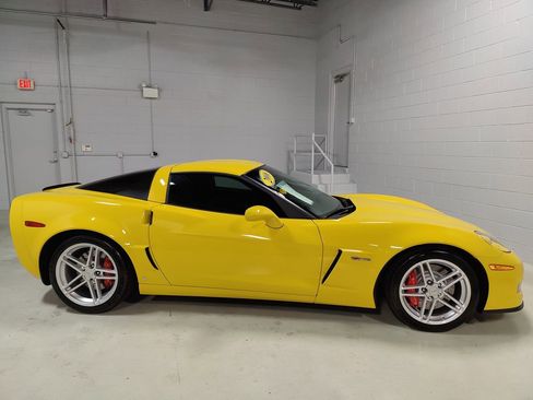 Used 2006 Chevrolet Corvette Z06 w/ Preferred Equipment Group image 6