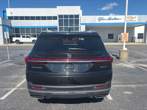Used 2025 Buick Enclave Preferred FWD image 4