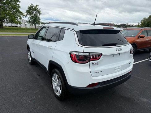 Used 2022 Jeep Compass Latitude w/ Convenience Group AWD/4WD image 3
