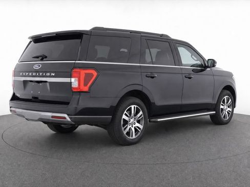 Used 2023 Ford Expedition XLT RWD image 14