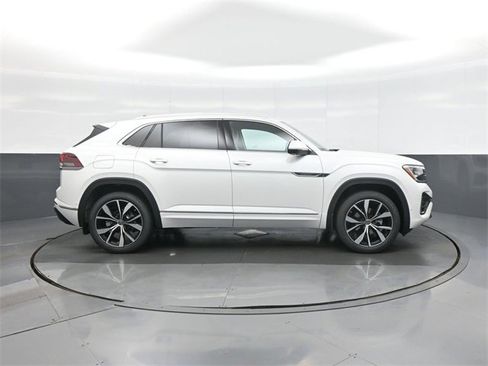 New 2026 Volkswagen Atlas Cross Sport SEL Premium R-Line image 8