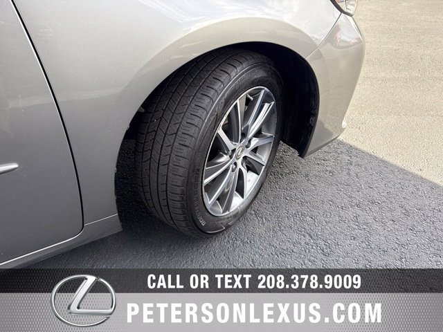 Used 2016 Lexus ES 300h w/ Luxury Package w/Wood Trim FWD image 11
