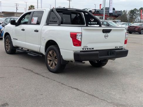 Used 2024 Nissan Titan SV w/ SV Bronze Edition Package image 5