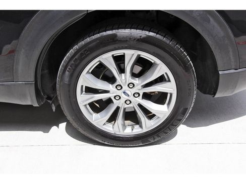 Used 2022 Ford Explorer XLT w/ Equipment Group 202A RWD image 30