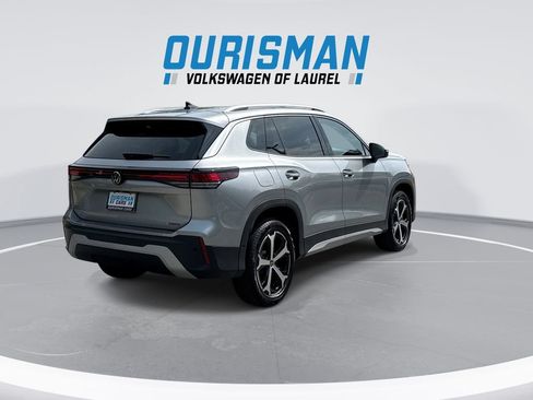 Used 2026 Volkswagen Tiguan SE AWD/4WD image 8