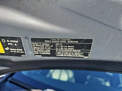 Used 2023 Volvo XC40 B5 Plus w/ Protection Package Premier image 11