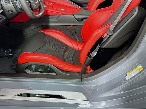 Used 2025 Chevrolet Corvette Z06 RWD image 21