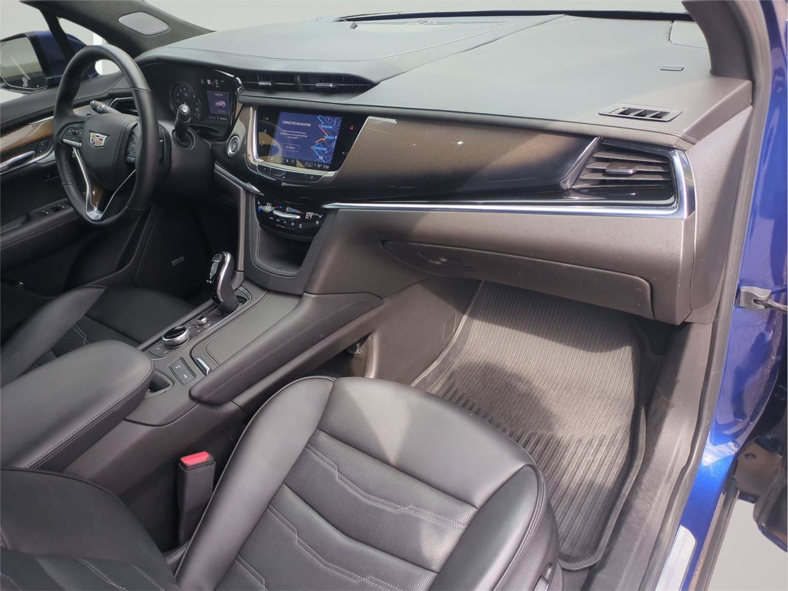 Used 2023 Cadillac XT6 Premium Luxury w/ Platinum Package AWD/4WD image 38