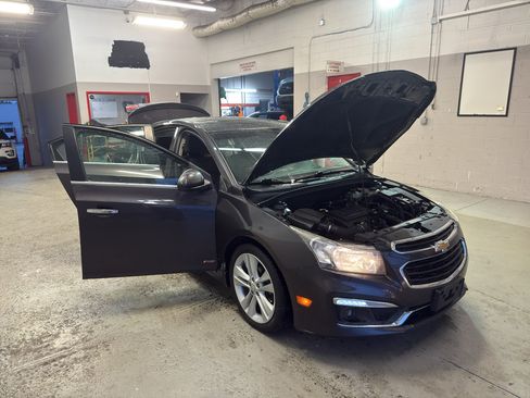 Used 2015 Chevrolet Cruze LTZ w/ Sun, Sound and Sport Package FWD image 7
