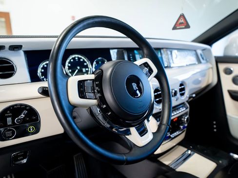 Used 2019 Rolls-Royce Phantom Sedan RWD image 24