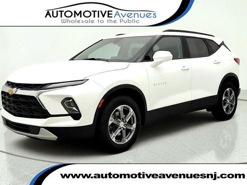Used 2024 Chevrolet Blazer LT w/ Convenience Package FWD image 1