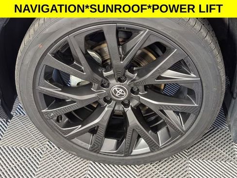 Used 2025 Toyota Crown Signia w/ Advanced Technology Package image 8