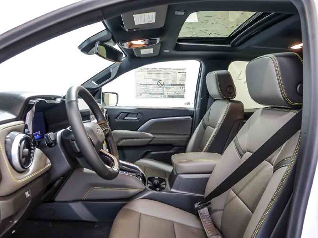 New 2026 Chevrolet Colorado ZR2 w/ Technology Package AWD/4WD image 11