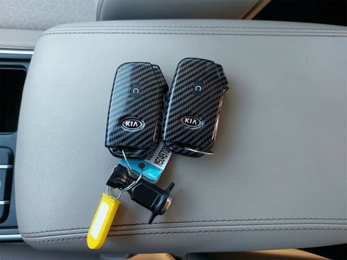 Used 2021 Kia Sorento EX image 10