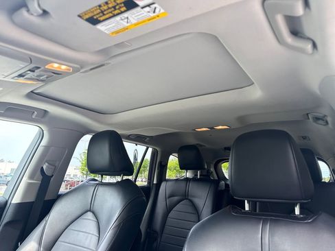 Used 2022 Toyota Highlander XLE image 29