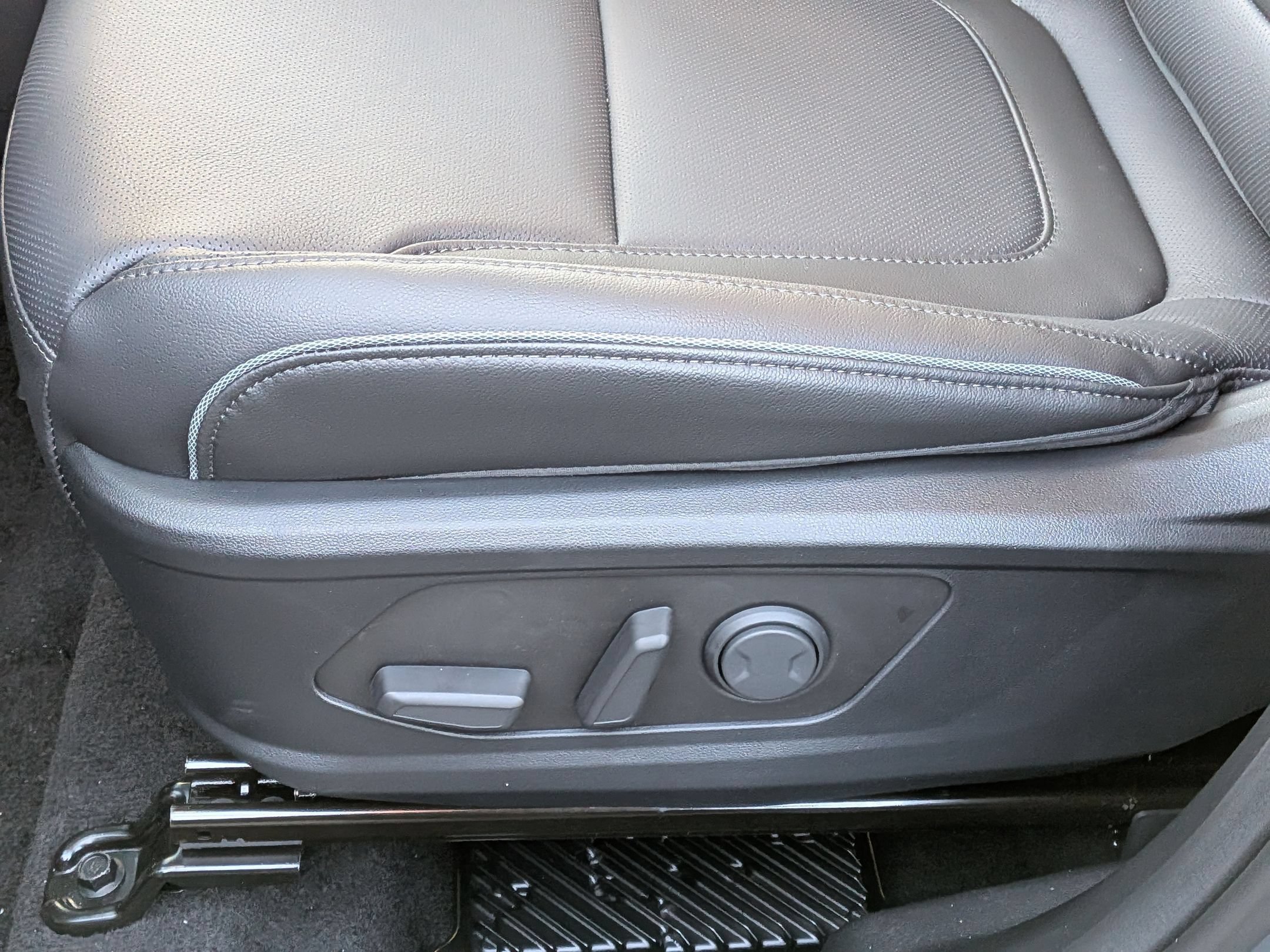 New 2026 Hyundai Tucson Limited FWD image 18