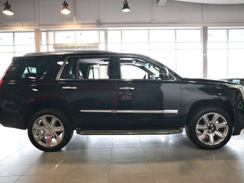 Used 2015 Cadillac Escalade Luxury AWD/4WD image 4
