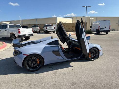 Used 2018 McLaren 570S Spider RWD image 39