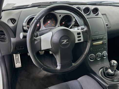 Used 2004 Nissan 350Z Performance w/ Aerodynamics Pkg RWD image 16