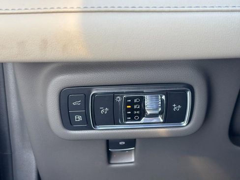 Certified 2024 Lincoln Nautilus Reserve w/ Equipment Group 202A image 17