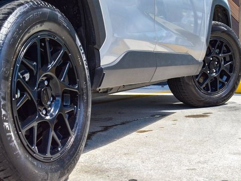 Used 2020 Toyota RAV4 XLE image 33