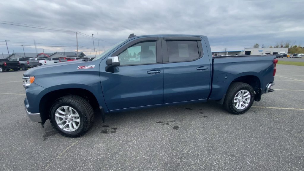 Certified 2024 Chevrolet Silverado 1500 LT w/ Z71 Off-Road Package AWD/4WD image 5