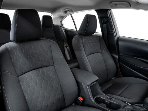 Used 2025 Toyota Corolla LE image 18