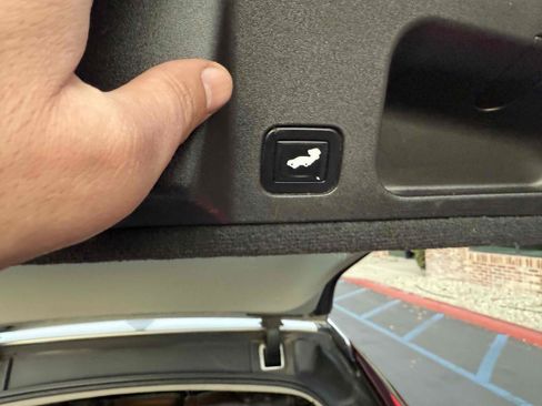 Used 2011 Cadillac CTS AWD Wagon image 82