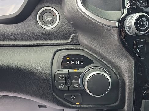 New 2026 RAM 1500 Big Horn AWD/4WD image 17