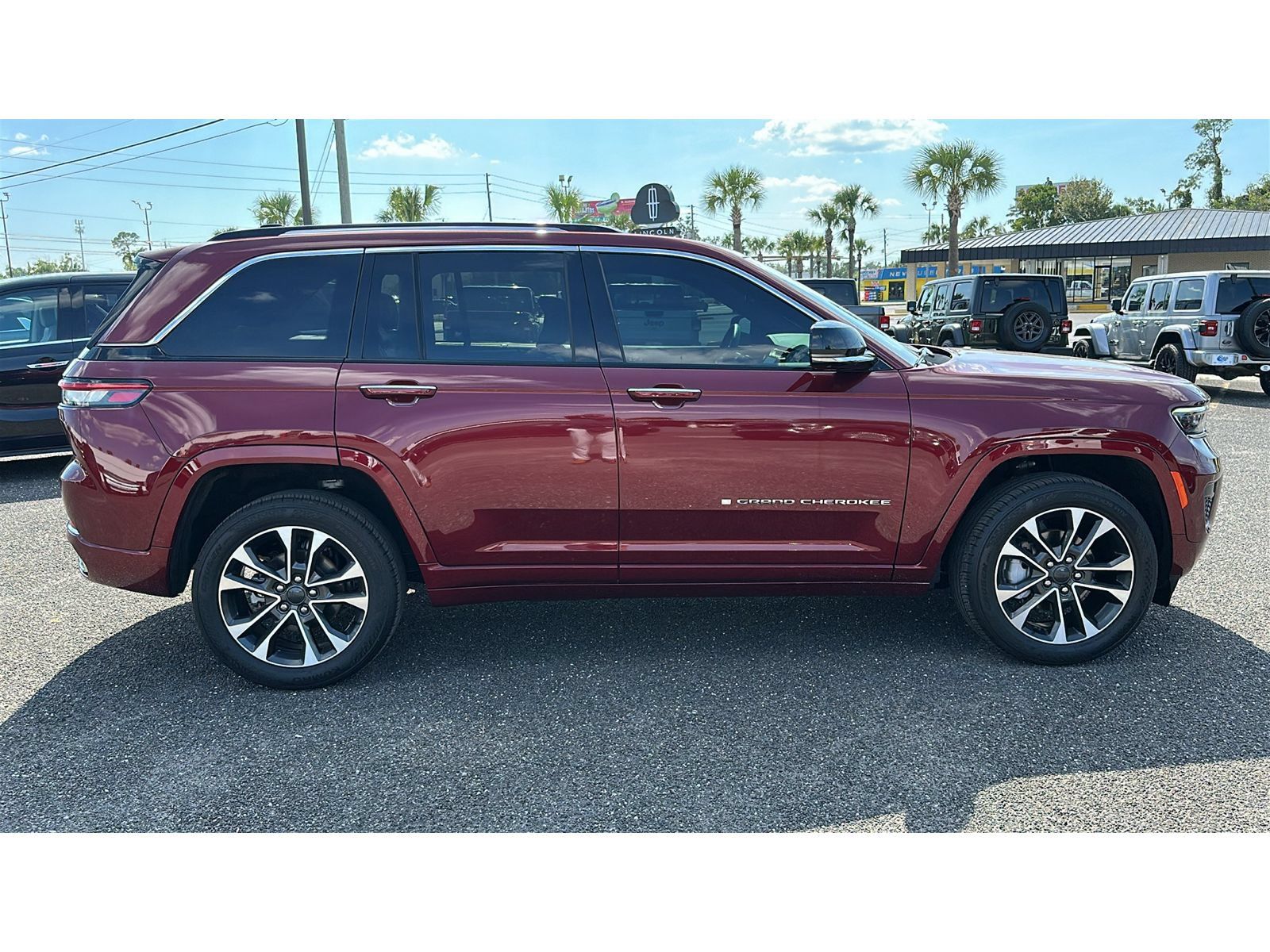 Used 2023 Jeep Grand Cherokee Overland w/ Adv Protech Group III RWD image 6