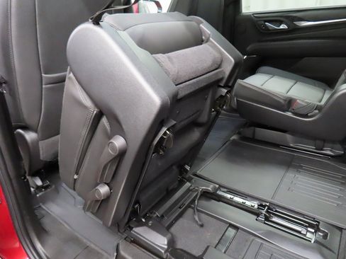 Used 2024 GMC Yukon XL Denali image 64