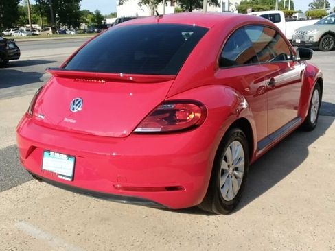 Used 2018 Volkswagen Beetle 2.0T S FWD image 4