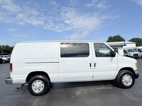 Used 2002 Ford E-350 and Econoline 350 Super Duty RWD image 4