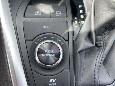 Used 2025 Toyota RAV4 XSE w/ Advanced Technology Package image 21