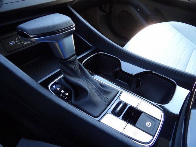 Certified 2025 Hyundai Santa Cruz SE FWD image 21