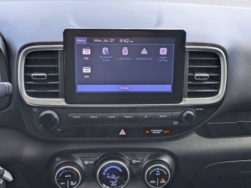 Used 2023 Hyundai Venue SEL FWD image 18