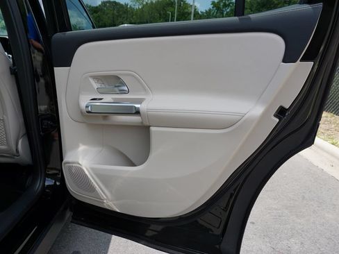 Used 2025 Mercedes-Benz GLB 250 image 56