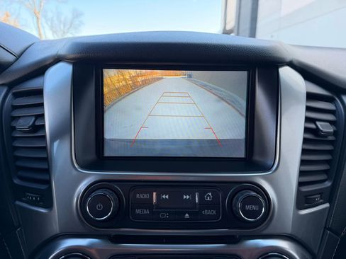 Used 2018 Chevrolet Suburban LT image 13