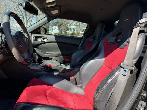 Used 2020 Nissan 370Z NISMO image 9